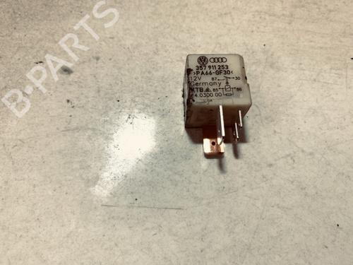 Used Electronic sensor Electronic sensor VW BORA I (1J2) 1.9 TDI (101 hp) 33072581 33072581