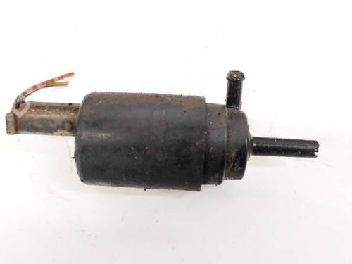 Used Washer pump Washer pump VW TRANSPORTER T4 Van (70A, 70H, 7DA, 7DH) 2.4 D (78 hp) 35293557 35293557