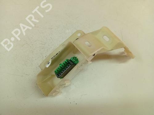 Used Fuse box Fuse box 39392898 39392898