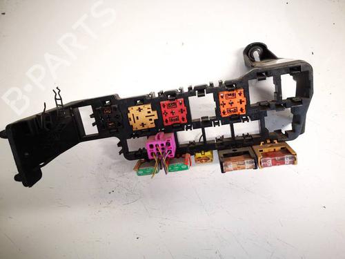 Used Fuse box AUDI A4 B5 (8D2) 1.9 TDI (110 hp) 32590225