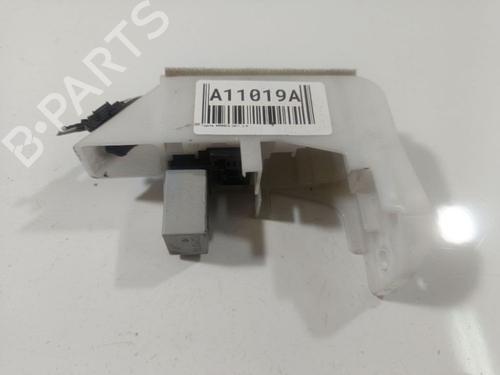 Used Fuse box Fuse box 32541224 32541224