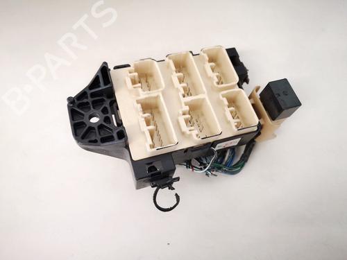 Used Fuse box Fuse box TOYOTA AVENSIS VERSO (_M2_) 2.0 D (CLM20_, CLM20R) (116 hp) 33097682 33097682