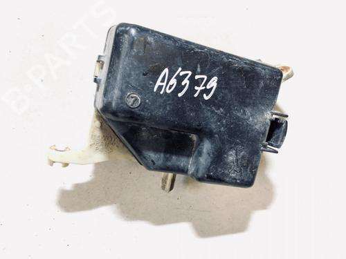 Used Fuse box Fuse box TOYOTA YARIS VERSO (_P2_) 1.3 (NCP20_, NCP22_, NCP20R, NCP22R) (84 hp) 33072818 33072818