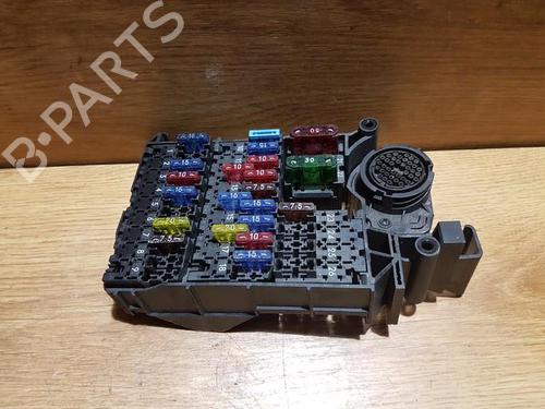Used Fuse box Fuse box MERCEDES-BENZ E-CLASS (W210) E 200 (210.035) (136 hp) 33481990 33481990