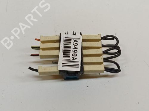 Fuse box VW TRANSPORTER T5 Van (7HA, 7HH, 7EA, 7EH) VR6 3.2 4motion | BP37597992E1 - Image 4