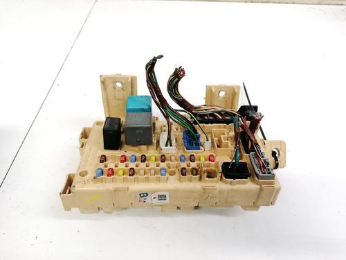 Used Fuse box Fuse box TOYOTA AVENSIS (_T25_) 2.0 D-4D (CDT250_, CDT250R) (116 hp) 32891211 32891211