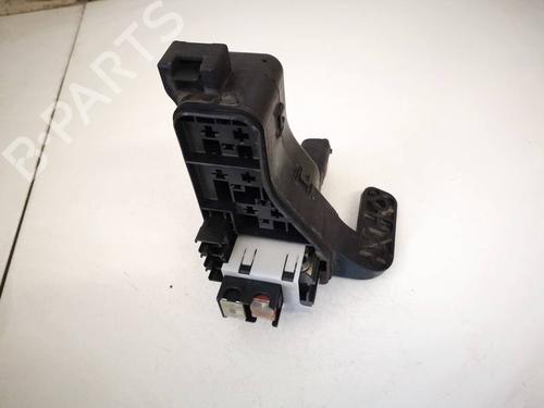 Used Fuse box Fuse box 32607287 32607287