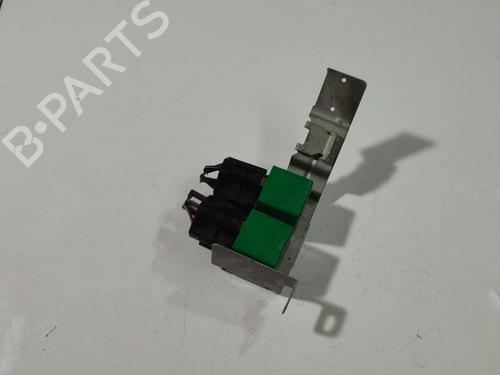 Used Fuse box Fuse box FORD TRANSIT Van (FA_ _) 2.2 TDCi (140 hp) 33489143 33489143