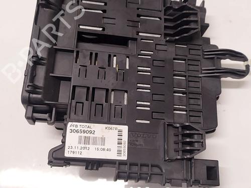Used Fuse box Fuse box VOLVO S60 II (134) DRIVe / D2 (114 hp) 40556118 40556118