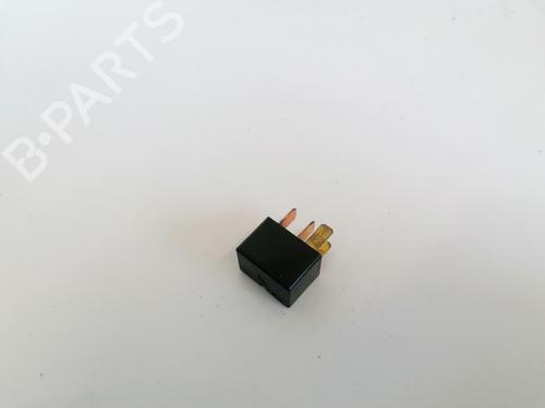 Used Electronic sensor Electronic sensor TOYOTA AVENSIS VERSO (_M2_) 2.0 D (CLM20_, CLM20R) (116 hp) 32880774 32880774