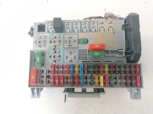 fuse-box-opel-zafira-a-mpv-t98-1999-2000-2001-2002-2003-2004-2005-2006-33069312 main image