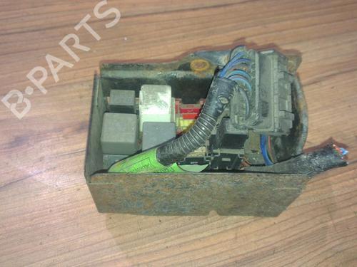 Used Fuse box Fuse box FIAT BRAVO I (182_) 1.6 16V (182.AH) (90 hp) 33479185 33479185