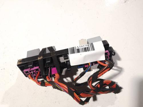 Used Fuse box VW GOLF V (1K1) 1.9 TDI (105 hp) 32579980