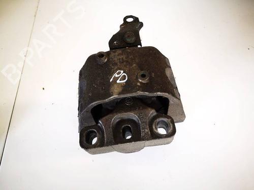 Used Engine mount Engine mount VW GOLF IV (1J1) 1.4 16V (75 hp) 32567801 32567801