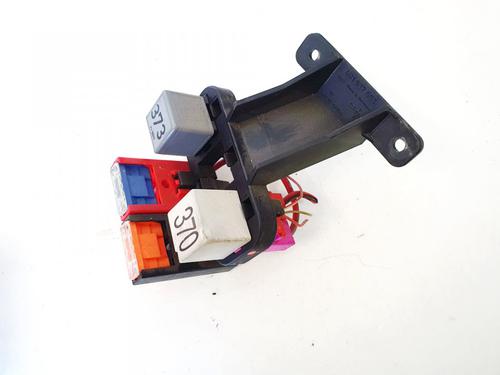 fuse-box-audi-a6-c5-4b2-4b4-1997-1998-1999-2000-2001-2002-2003-2004-2005-32906464 main image