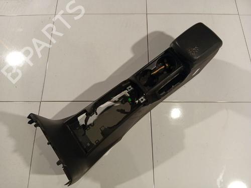 Used Armrest / Center console Armrest / Center console 38974878 38974878