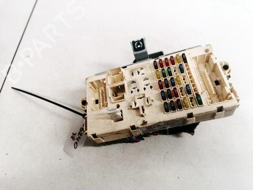 Used Fuse box Fuse box FIAT STILO (192_) 1.9 JTD (192_XF1A) (80 hp) 33082912 33082912