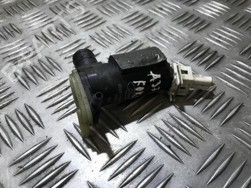 Used Washer pump Washer pump FORD FOCUS I (DAW, DBW) 1.6 16V (100 hp) 35676875 35676875