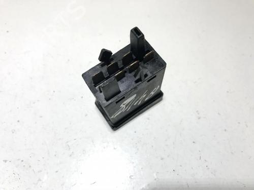 Warning switch AUDI A6 C4 Avant (4A5) 2.5 TDI | BP35832346I22 - Image 2