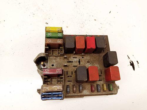 Used Fuse box Fuse box FIAT STILO (192_) 1.9 JTD (192_XE1A) (115 hp) 33749688 33749688