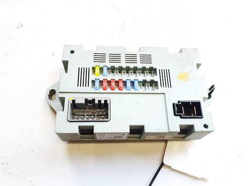 Used Fuse box Fuse box 39632780 39632780