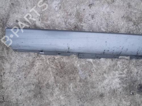 Used Right sideskirt Right sideskirt 34884449 34884449