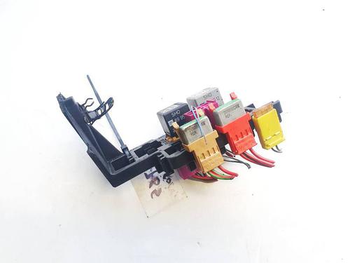 Used Fuse box Fuse box AUDI A4 B5 (8D2) 1.9 TDI (90 hp) 32929981 32929981