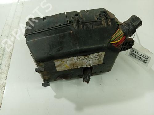 Fuse box JAGUAR X-TYPE I (X400) 2.1 V6 | BP32532785E1