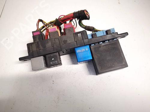 fuse-box-audi-a4-b5-8d2-1994-1995-1996-1997-1998-1999-2000-2001-32554314 main image