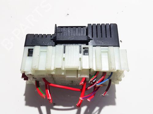 Used Fuse box Fuse box VOLVO XC60 I SUV (156) D5 AWD (205 hp) 33107777 33107777