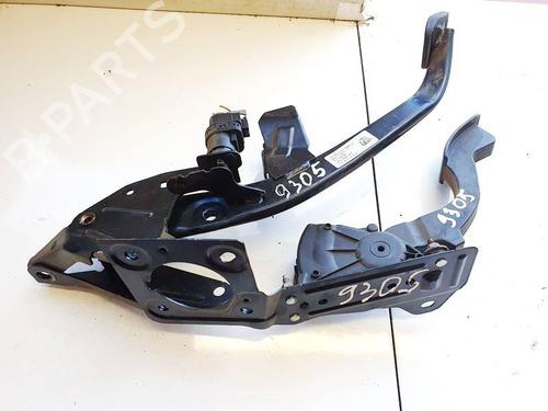 Used Pedal Pedal VOLVO V50 (545) 2.0 D (136 hp) 35251152 35251152