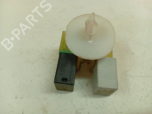 Used Fuse box Fuse box 37864953 37864953