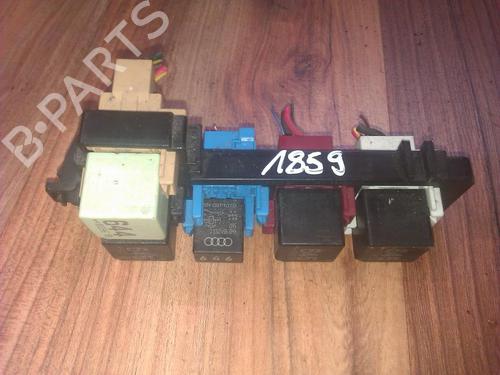 fuse-box-vw-golf-vi-5k1-2008-2009-2010-2011-2012-2013-2014-33502449 main image