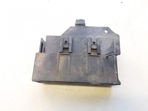 Used Fuse box Fuse box OPEL MERIVA A MPV (X03) 1.7 CDTI (E75) (100 hp) 33105392 33105392