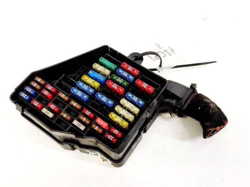 fuse-box-vw-golf-iv-1j1-1997-1998-1999-2000-2001-2002-2003-2004-2005-2006-2007-2008-32940740 main image