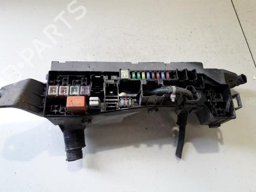 Used Fuse box Fuse box TOYOTA AVENSIS (_T25_) 2.0 VVT-i (AZT250_, AZT250R) (147 hp) 33510421 33510421