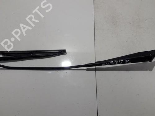 Used Front windshield wiper arm Front windshield wiper arm VW GOLF III (1H1) 1.9 TD, GTD (75 hp) 33513202 33513202