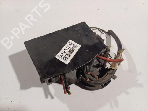 Used Fuse box Fuse box 32572269 32572269