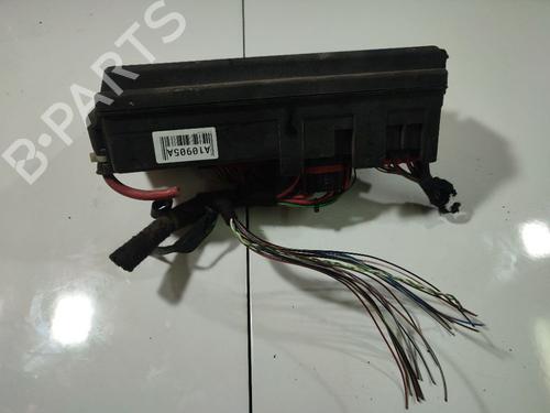 Used Fuse box Fuse box OPEL SIGNUM Hatchback (Z03) 1.9 CDTI (F48) (150 hp) 32548730 32548730