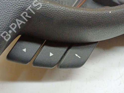 Used Steering wheel controls Steering wheel controls 36685732 36685732