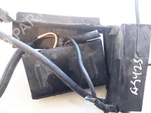 Used Fuse box Fuse box 33525653 33525653