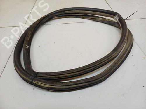 Używane Gumowa uszczelka drzwi Gumowa uszczelka drzwi VW GOLF IV (1J1) 1.9 SDI (68 hp) 37456297 37456297