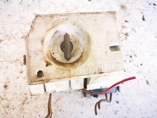 lamp-holder-audi-80-b4-saloon-8c2-1991-1992-1993-1994-1995-35598438 main image