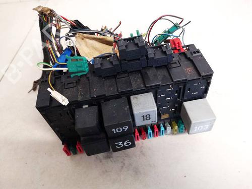 Used Fuse box Fuse box VW PASSAT B3/B4 Variant (3A5, 35I) 1.9 TDI (90 hp) 32928669 32928669