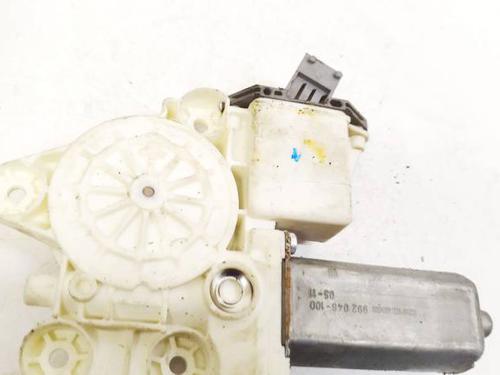 Right front window motor VW PASSAT B7 (362) 1.6 TDI | BP34867547E20 - Image 3