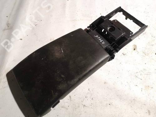 Used Armrest / Center console Armrest / Center console VOLVO V70 III (135) 2.5 T FlexiFuel (231 hp) 35249358 35249358