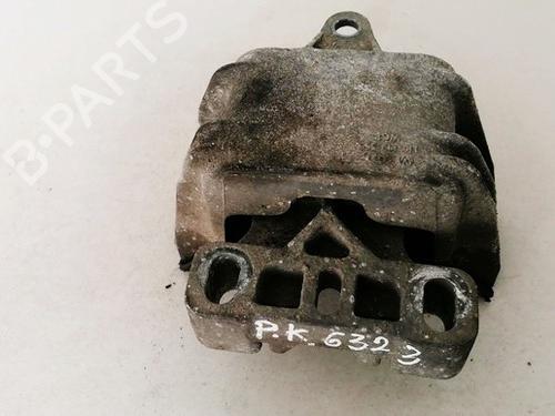 Used Engine mount Engine mount VW BORA I (1J2) 1.9 TDI (101 hp) 33074359 33074359