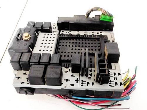 Used Fuse box Fuse box VOLVO V70 II (285) D5 (163 hp) 32944619 32944619