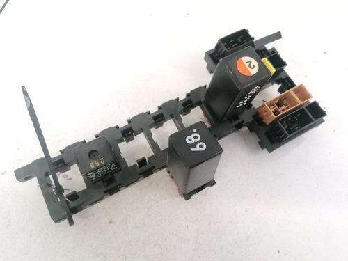 Used Fuse box Fuse box AUDI 80 B3 Saloon (893, 894, 8A2) 1.8 (75 hp) 32915864 32915864