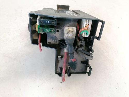 Used Fuse box Fuse box 32875644 32875644